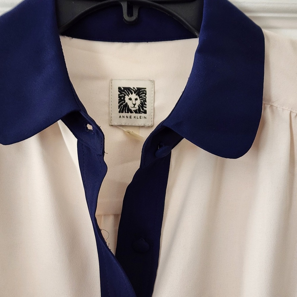 Vintage Anne Klein S/S Button Fron Blouse in Navy/White /s blouse with navy trim